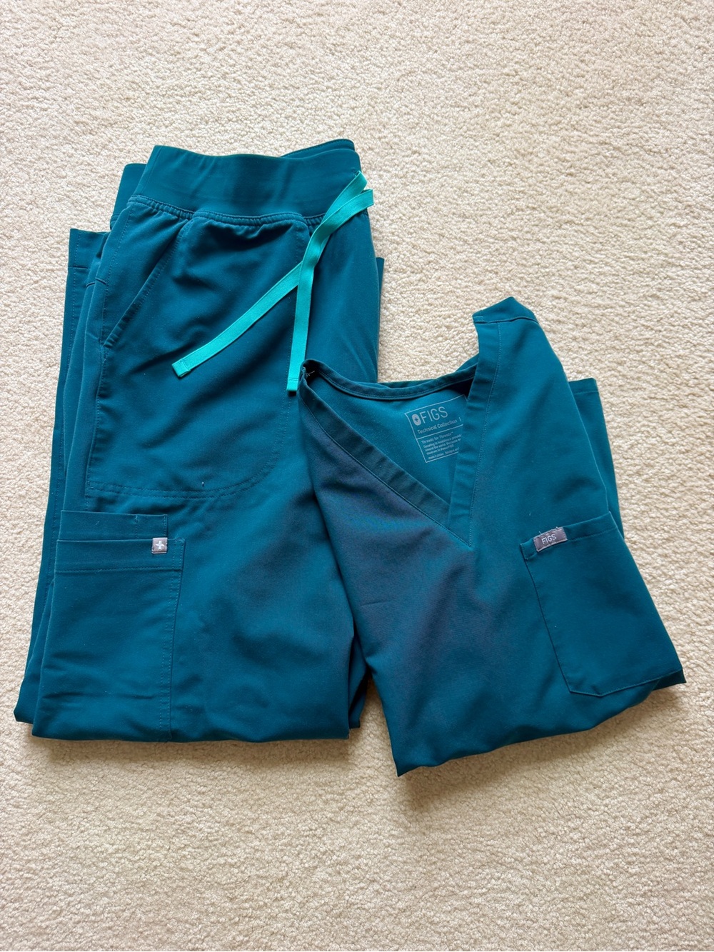 FIGS SET- CARIBBEAN BLUE- Isabel wide legXLP, Catarina top L
